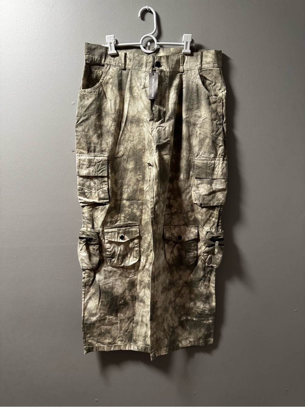 Women’s US 12 Cargo Pants in Olive Tie-Dye
